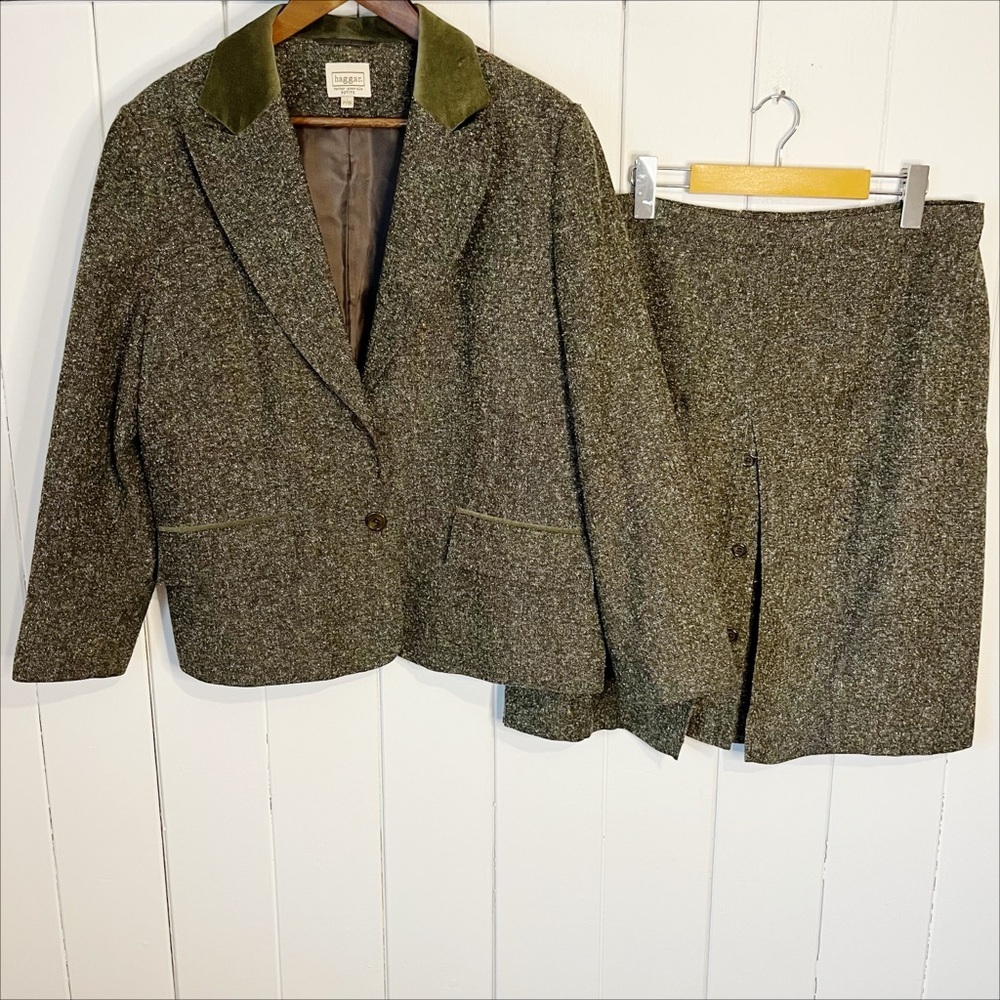 Vintage Haggar Blazer and Skirt Set. Blazer Size 16P. Skirt Size 14.